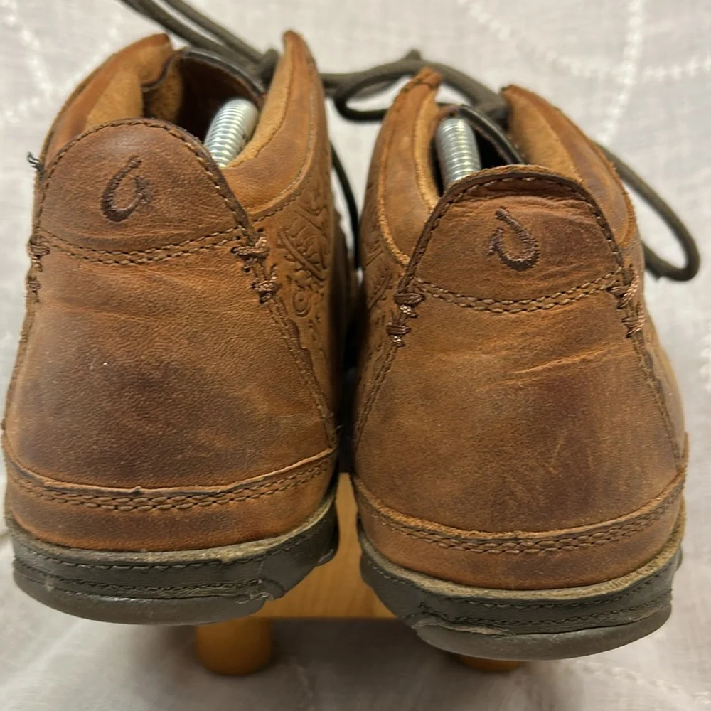OluKai leather ankle lace up boots